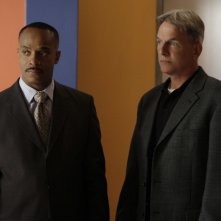 Mark Harmon e Rocky Carrol nell'episodio 'Capitol Offense' della serie tv Navy NCIS
