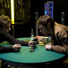 Michele Riondino e Elio Germano in una scena del film Il passato è una terra straniera