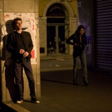 Michele Riondino e Valentina Lodovini in una scena del film Il passato è una terra straniera