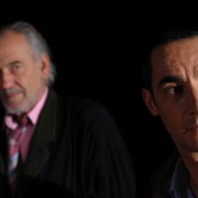 Peppino Mazzotta e Patrick Bauchau in una scena del noir La velocità della luce