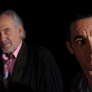Peppino Mazzotta e Patrick Bauchau in una scena del noir La velocità della luce