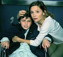 Calista Flockhart in una sequenza del thriller Fragile