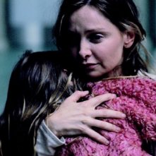 Calista Flockhart in una sequenza dell'horror Fragile