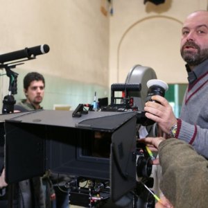 Il regista Giulio Manfredonia sul set del film Si può fare