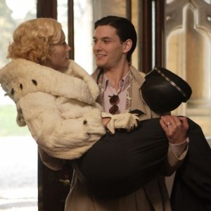 Jessica Biel e Ben Barnes in un'immagine del film Easy Virtue
