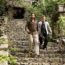 Jose Maria Yazpik e Maury Sterling in una scena del film Beverly Hills Chihuahua