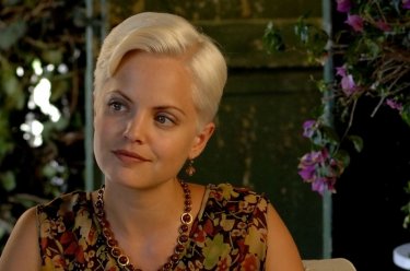 Mena Suvari in una scena di The Garden of Eden