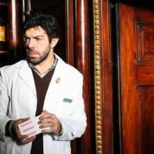 Pierfrancesco Favino in un'immagine del film L'uomo che ama