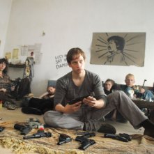 Vinzenz Kiefer in una scena del film La banda Baader Meinhof