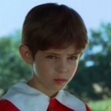 Il piccolo Robbie Kay nei panni di Pinocchio