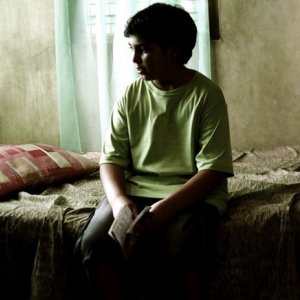 Jacob Shalov in una sequenza del film Santa Mesa diretto da Ron Morales