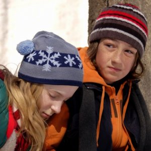 Jacob Switzer con Elena Hudgins Lyle in una scena del film Only