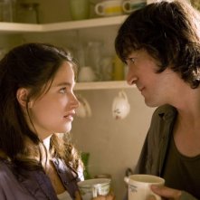 Marie Gillain e Cali in una scena del film Magique!