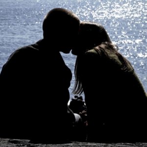 Niilo Syväoja e Marjut Maristo nel film The Home of the Dark Butterflies