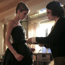 Shirley MacLaine interpreta l'anziana Coco Chanel nella biopic televisiva dedicata alla grande stilista francese