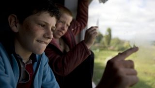 Una scena del film Summer, diretto da Kenneth Glenaan