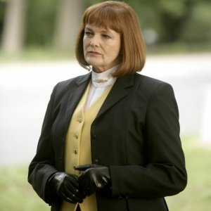 Blair Brown in una scena dell'episodio The Cure di Fringe