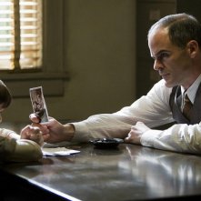 Gattlin Griffith e Michael Kelly in una scena del film Changeling