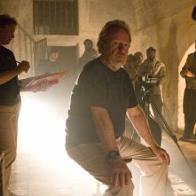 Il regista Ridley Scott sul set del film Nessuna verità