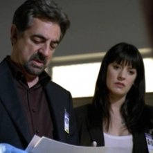 Joe Mantegna E Paget Brewster Nell Episodio The Angel Maker Di Criminal Minds Rossi E Prentiss All Obitorio Mentre Esaminano La Vittima 91486