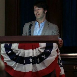 Stephen Moyer in una scena dell'episodio Sparks Fly Out della serie tv True Blood