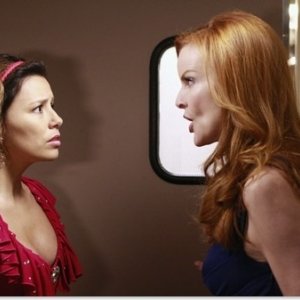 Un esilarante battibecco tra Eva Longoria e Marcia Cross nell'episodio 'We're So Happy, You're So Happy' in Desperate Housewives