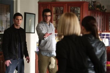 Zachary Quinto, Milo Ventimiglia con Hayden Panettiere e Brea Grant  (di spalle) nell'episodio I Am Become Death di Heroes