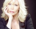 Amanda Lear: guest-star 'dark' in Un posto al Sole