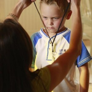 Il piccolo Mason Vale Cotton in una scena dell'episodio Kids Ain't Like Everybody Else di Desperate Housewives