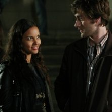 Jessica Lucas e Ryan Eggold in una scena dell'episodio Hollywood Forever di 90210