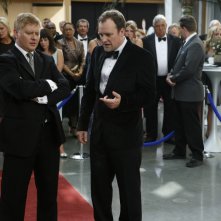 Dave Foley insieme a David Hewlett nell'episodio 'Brain Storm' della quinta stagione di Stargate Atlantis