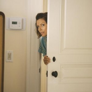 Eva Longoria Parker in una scena dell'episodio There's Always a Woman, del serial Desperate Housewives