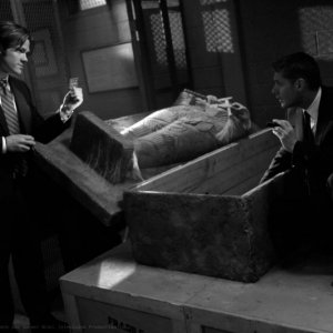 Jared Padalecki e Jensen Ackles in una scena dell'episodio Monster Movie di Supernatural