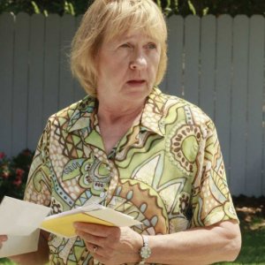 Kathryn Joosten nell'episodio 'Mirror, Mirror' della serie televisiva Desperate Housewives
