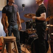 Neal McDonough e James Denton in una sequenza di Desperate Housewives, episodio There's Always a Woman