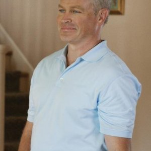 Neal McDonough interpreta l'ambiguo Dave Williams nel serial Desperate Housewives, episodio There's Always a Woman