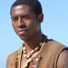 Tongai Arnold Chirisa nel ruolo di Venerdì nella prima stagione della serie Crusoe