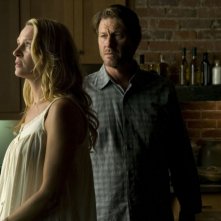 Uma Thurman e Brett Cullen in una scena del thriller Davanti agli occhi