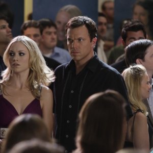 Yvonne Strahovski insieme a Adam Baldwin nell'episodio 'Chuck Versus the Cougars' della serie tv Chuck