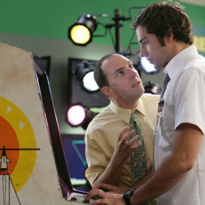 Zachary Levi insieme a Tony Hale in una scena dell'episodio 'Chuck Versus Tom Sawyer' della seconda stagione di Chuck