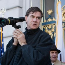 Il regista Gus Van Sant sul set del film Milk