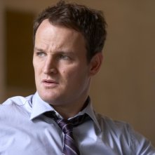 Jason Clarke nel ruolo di Tommy Caffee nell'episodio 'Let Rome in Tiber Melt' della terza stagione di Brotherhood