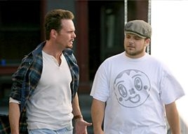 Kevin Dillon e Jerry Ferrara in una scena dell'episodio 'Redomption' della quinta stagione di Entourage