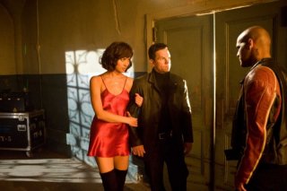Olga Kurylenko, Mark Wahlberg e Amaury Nolasco nel film Max Payne