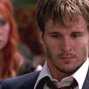 Ryan Kwanten in un'immagine dell'episodio Cold Ground della prima stagione di True Blood