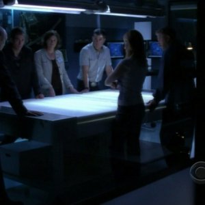 La squadra di Las Vegas riunita nell'episodio 'For Warrick' della nona stagione di CSI