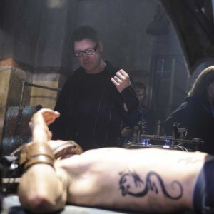 Il regista David Hackl e Joris Jarsky sul set del film Saw V