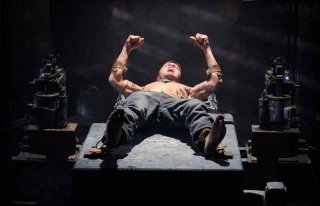 Joris Jarsky in una scena del film Saw V