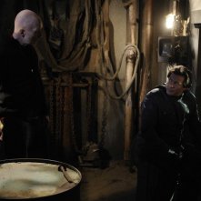 Tobin Bell e Costas Mandylor in un'immagine del film Saw V