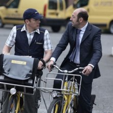 Dany Boon e Kad Merad in una scena della commedia Giù al nord